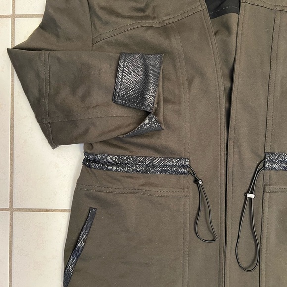 Lysee Hibernation Hooded Parka Size M - Picture 10 of 14